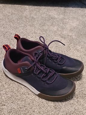 Women's 10, Chaco Trail Lace-Up Sneakers in Navy and Dark Plum with Brown Sole